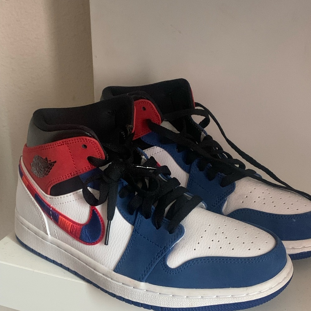 Jordan 1s - Picture 4 of 4